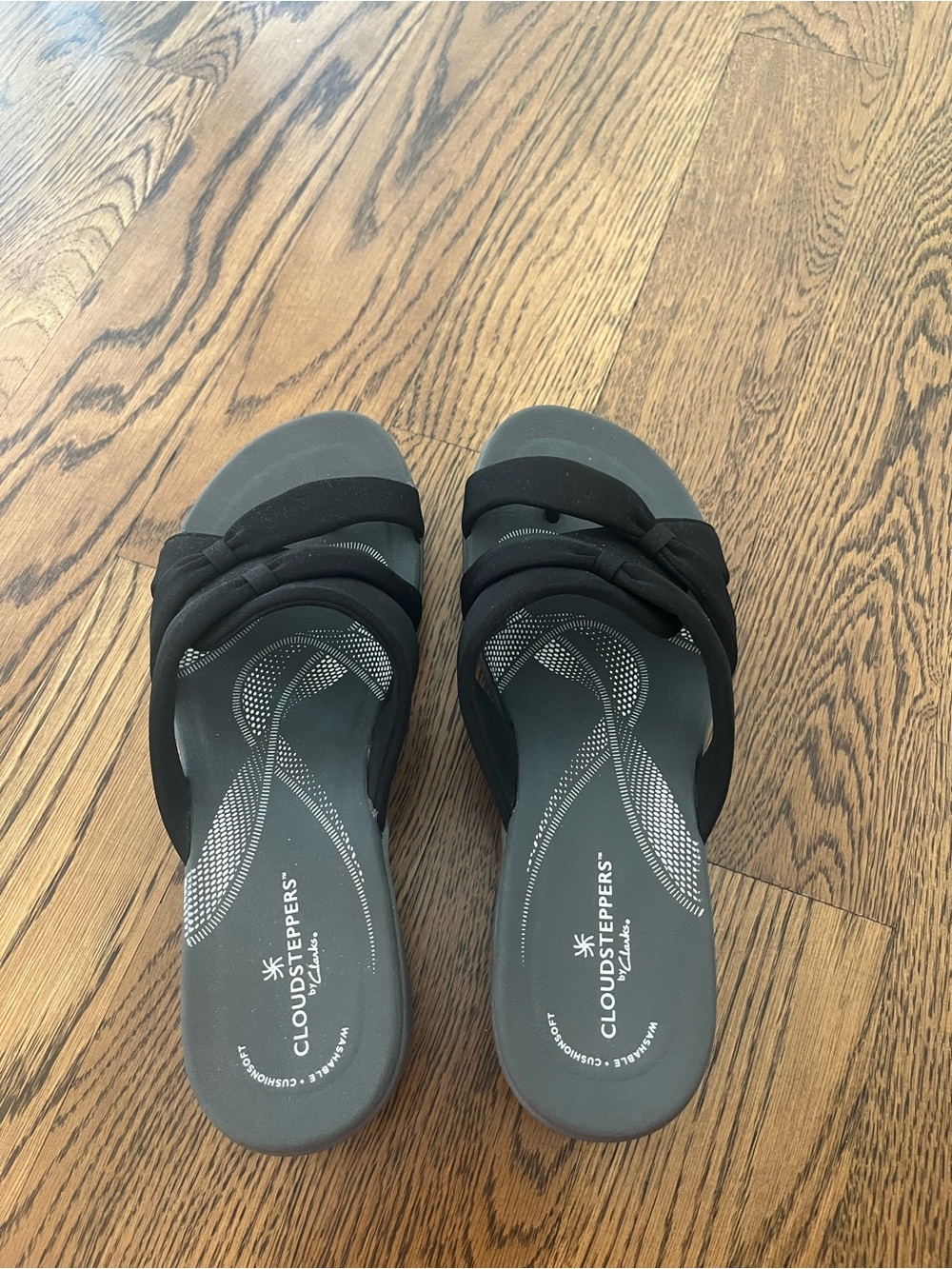 Clarks Black Cloudsteppers Knotted Strap Slip-On Sandals - Picture 2 of 3
